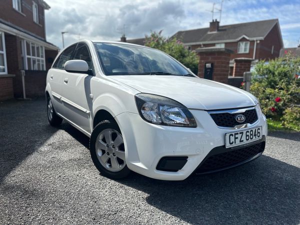 Kia Rio Hatchback, Petrol, 2010, White