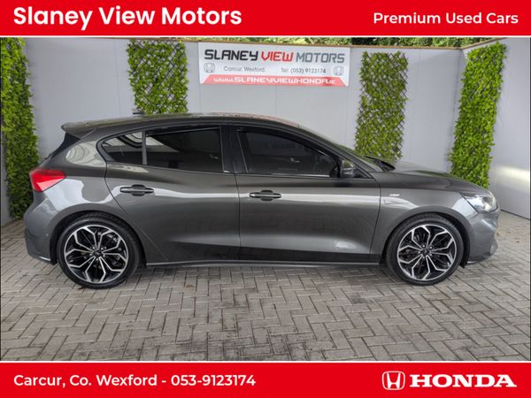 Ford Focus Hatchback, Petrol Hybrid, 2021, Grey