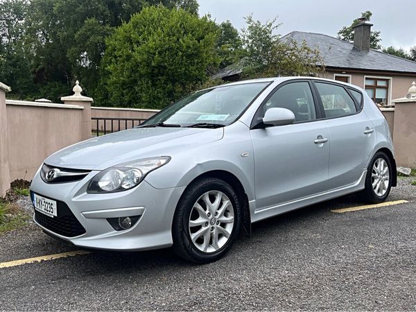 Hyundai i30 Hatchback, Diesel, 2011, Silver