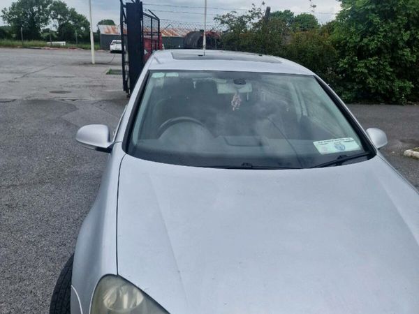 Volkswagen Golf Hatchback, Petrol, 2004, Silver
