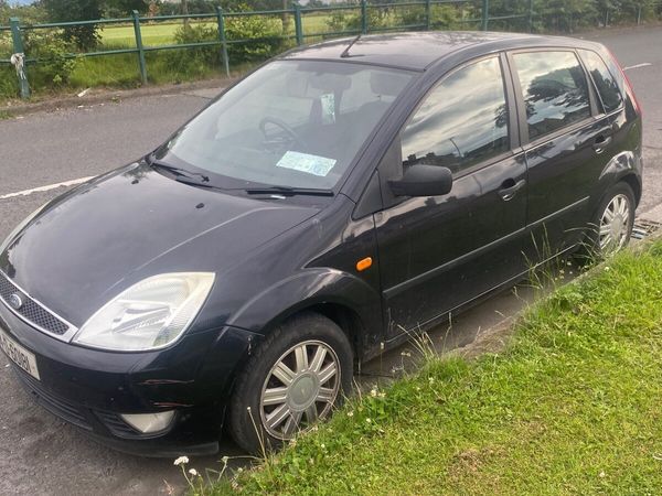 Ford Fiesta Hatchback, Petrol, 2004, Black