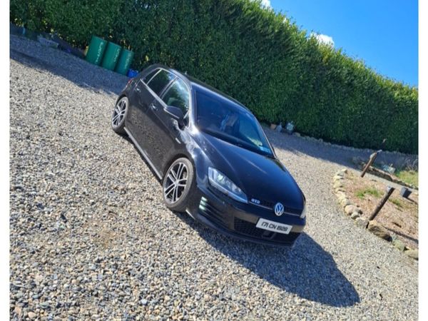 Volkswagen Golf Hatchback, Diesel, 2017, Black