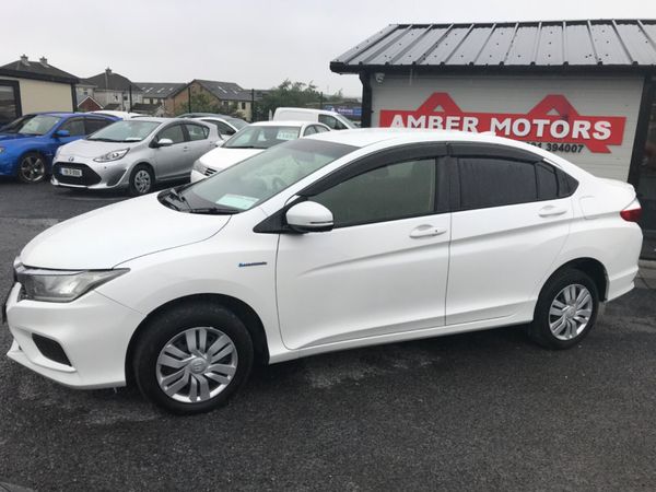 Honda Grace Saloon, Petrol Hybrid, 2019, White
