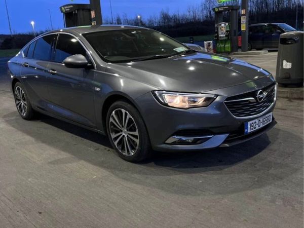 Opel Insignia Hatchback, Diesel, 2019, Grey