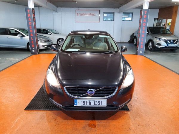 Volvo V40 Hatchback, Diesel, 2015, Black