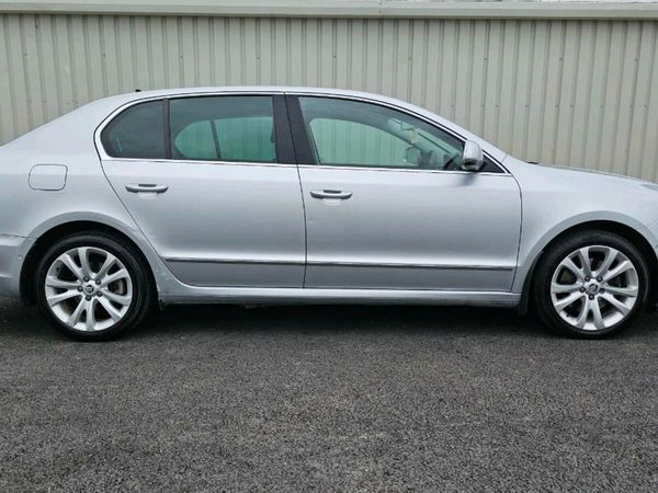 Skoda Superb Saloon, Diesel, 2015, Silver