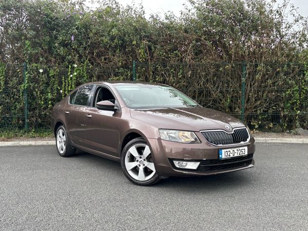 Skoda Octavia Saloon, Diesel, 2013, Brown