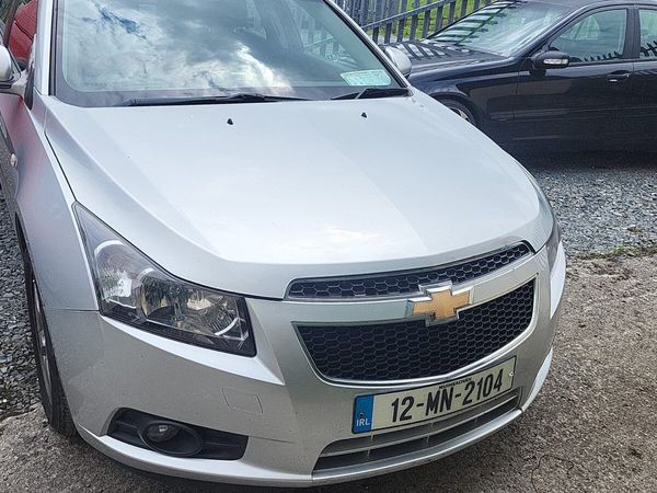 Chevrolet Cruze Hatchback, Petrol, 2012, Silver