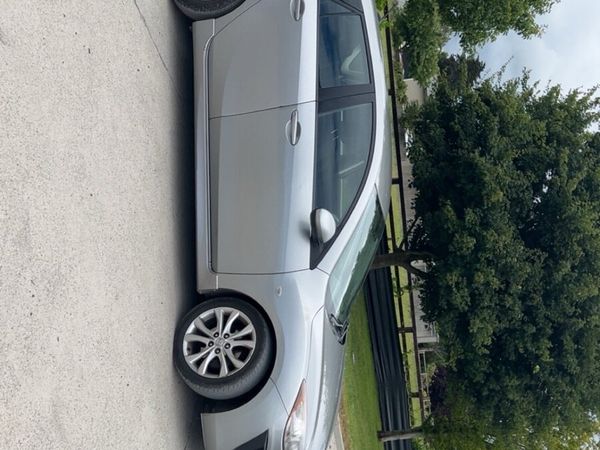 Mazda Mazda3 Hatchback, Diesel, 2011, Grey