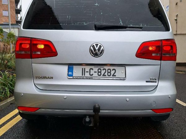 Volkswagen Touran MPV, Diesel, 2011, Silver