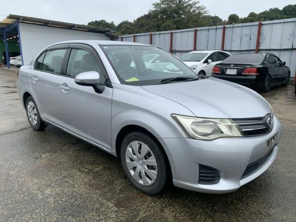 Toyota Corolla Saloon, Petrol, 2013, Silver