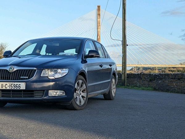 Skoda Superb Hatchback, Diesel, 2011, Blue