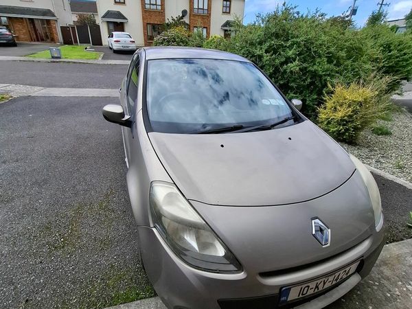 Renault Clio Hatchback, Ethanol Petrol, 2010, Gold