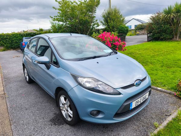 Ford Fiesta Hatchback, Petrol, 2009, Blue