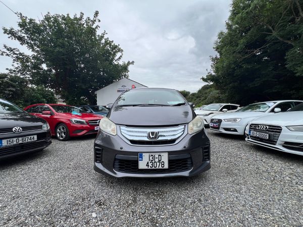 Honda Freed MPV, Petrol Hybrid, 2013, Grey