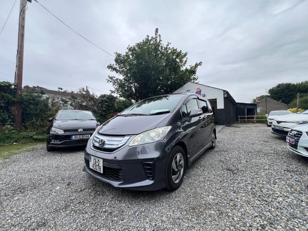 Honda Freed MPV, Petrol Hybrid, 2013, Grey