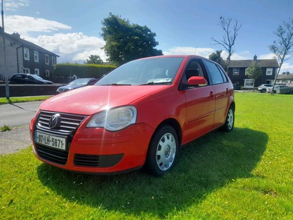 Volkswagen Polo Hatchback, Petrol, 2007, Red