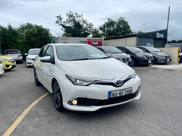 Toyota Auris Hatchback, Petrol Hybrid, 2016, White