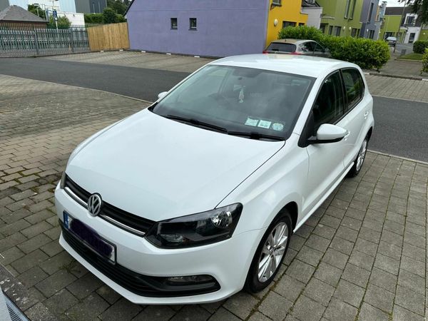 Volkswagen Polo Hatchback, Petrol, 2016, White