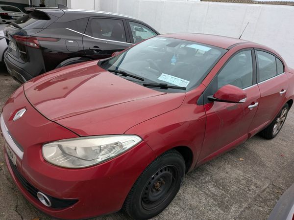 Renault Fluence Saloon, Diesel, 2010, Red