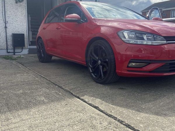 Volkswagen Golf Estate, Diesel, 2017, Red