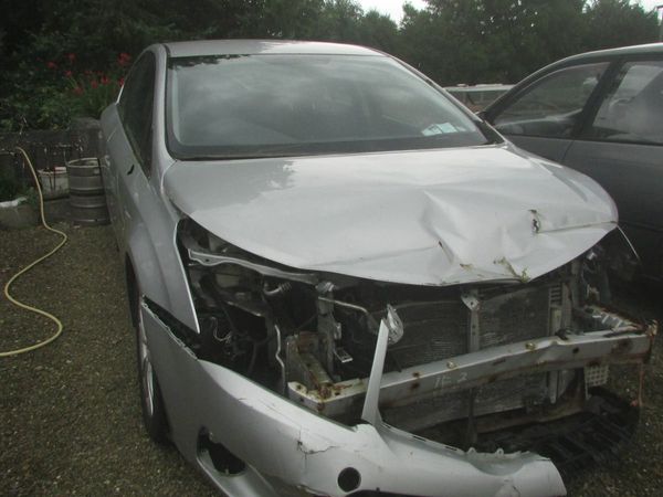 Toyota Avensis Saloon, Diesel, 2012, Silver