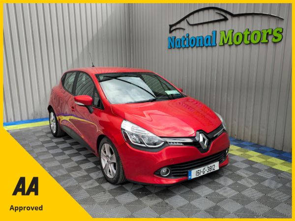 Renault Clio Hatchback, Petrol, 2015, Red