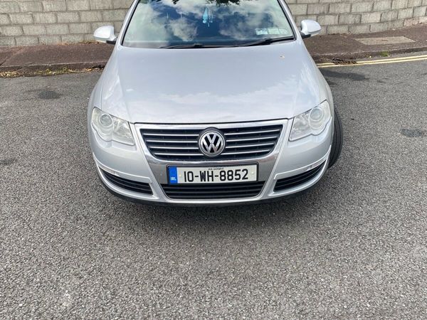 Volkswagen Passat Saloon, Diesel, 2010, Silver