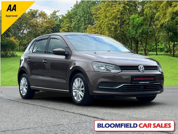 Volkswagen Polo Hatchback, Petrol, 2015, Brown