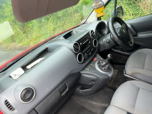 Citroen Berlingo MPV, Diesel, 2013, Red