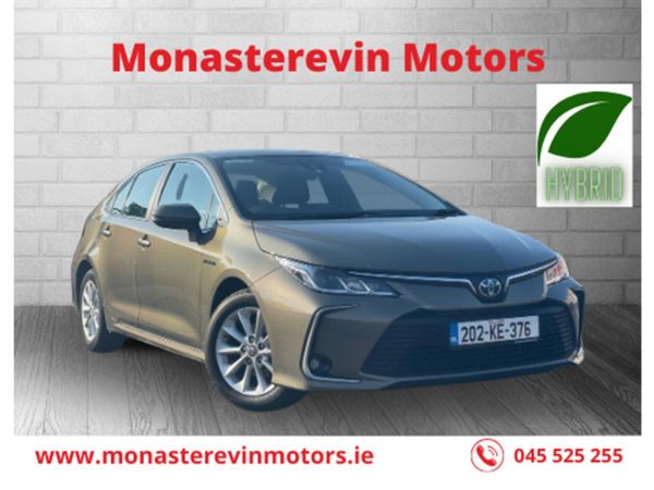 Toyota Corolla Saloon, Petrol Hybrid, 2020, Green