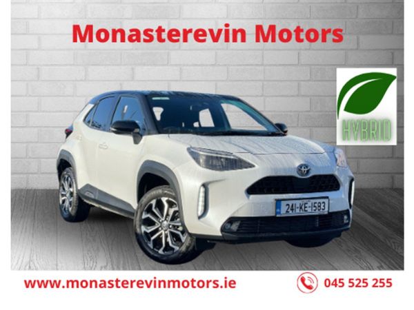 Toyota Yaris Cross Hatchback, Petrol Hybrid, 2024, White