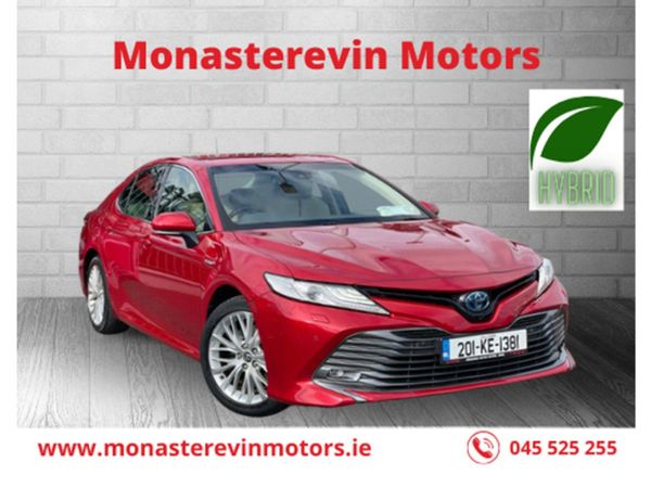 Toyota Camry Saloon, Petrol Hybrid, 2020, Red