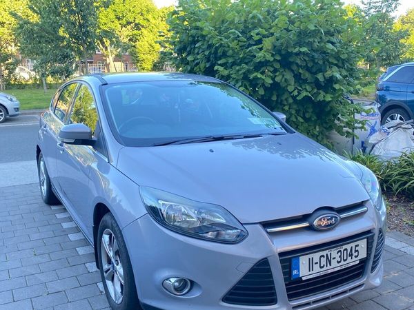 Ford Focus Hatchback, Petrol, 2011, Silver