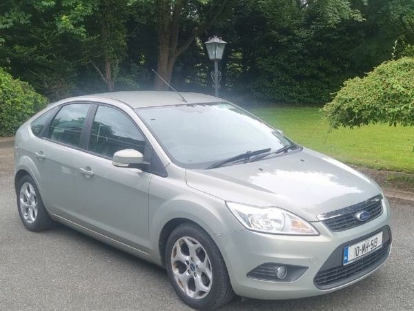 Ford Focus Hatchback, Diesel, 2010, Gold