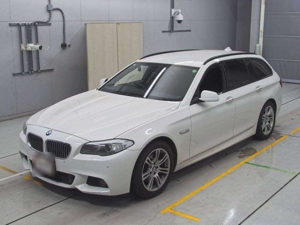 BMW 5-Series Estate, Diesel, 2013, White