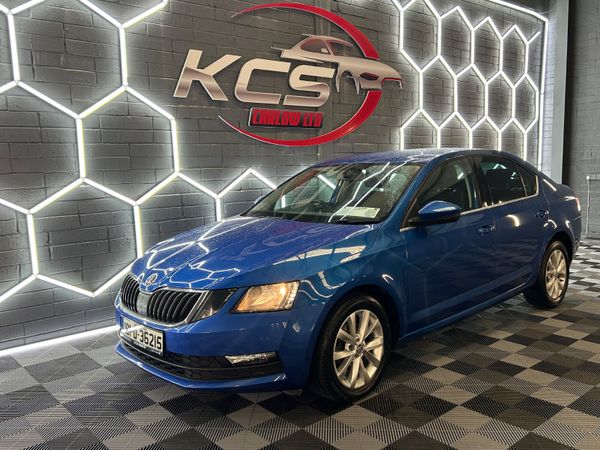 Skoda Octavia Saloon, Diesel, 2019, Blue