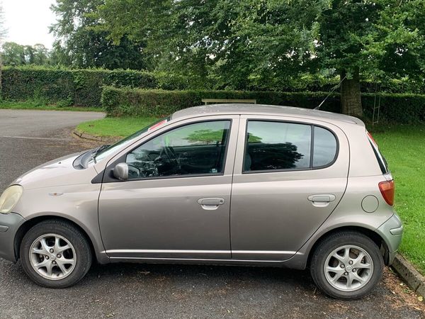 Toyota Yaris Hatchback, Petrol, 2004, Grey