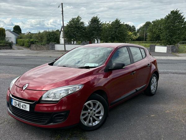 Renault Megane Hatchback, Diesel, 2013, Red