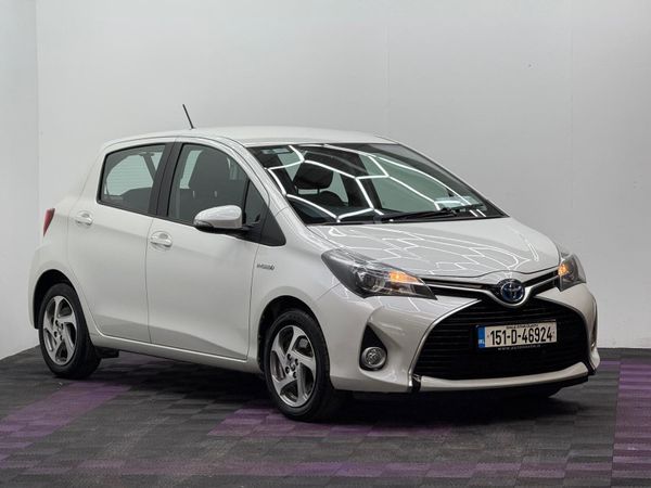 Toyota Yaris Hatchback, Petrol Hybrid, 2015, White