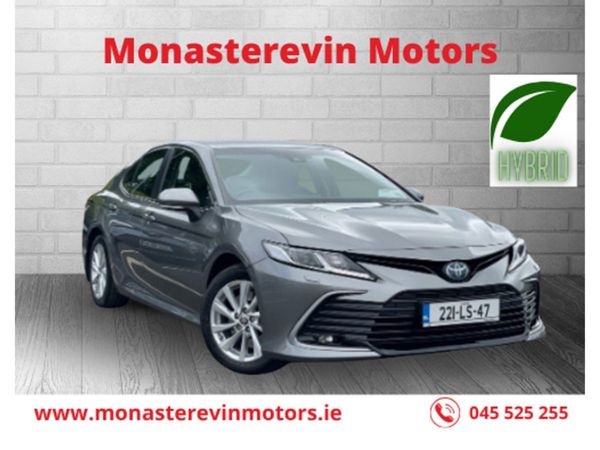 Toyota Camry Saloon, Petrol Hybrid, 2022, Grey