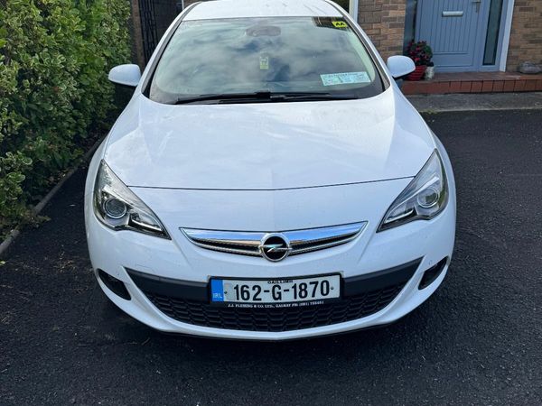 Opel Astra Hatchback, Diesel, 2016, White