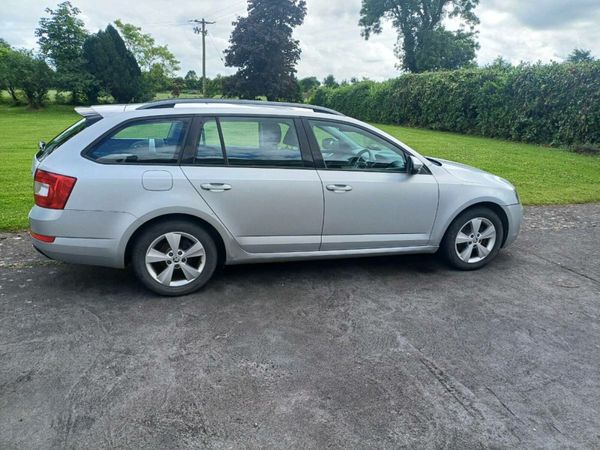 Skoda Octavia Estate, Diesel, 2014, Silver