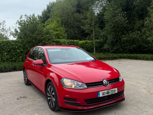Volkswagen Golf Hatchback, Petrol, 2014, Red