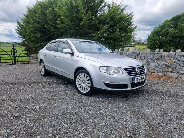 Volkswagen Passat Saloon, Diesel, 2010, Silver
