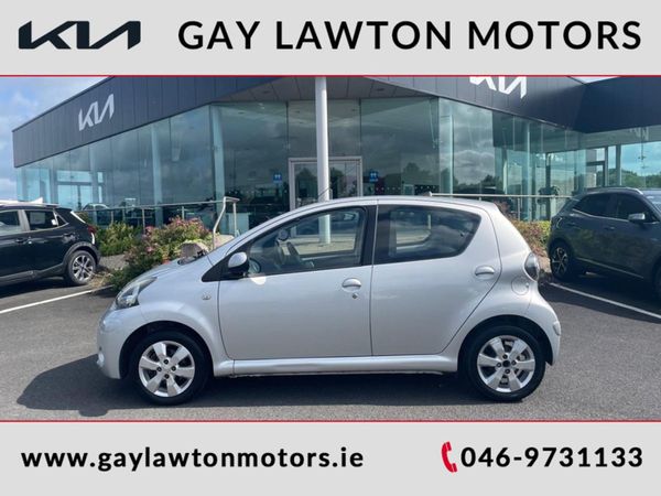 Toyota Yaris Hatchback, Petrol, 2013, Silver