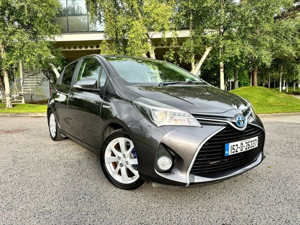 Toyota Yaris Hatchback, Petrol Hybrid, 2015, Grey
