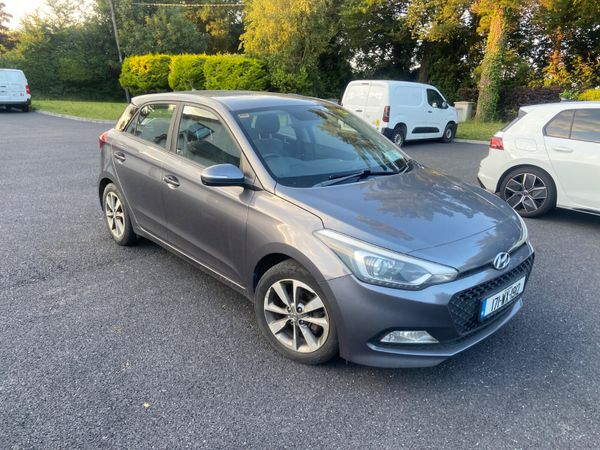 Hyundai i20 Hatchback, Petrol, 2017, Grey