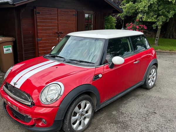 Mini Cooper Hatchback, Diesel, 2010, Red