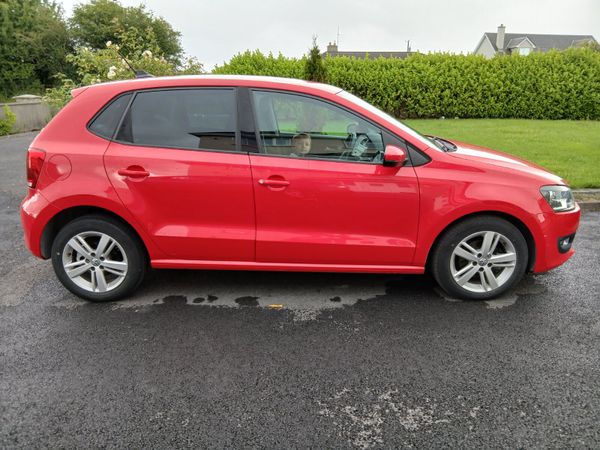 Volkswagen Polo Hatchback, Petrol, 2014, Red